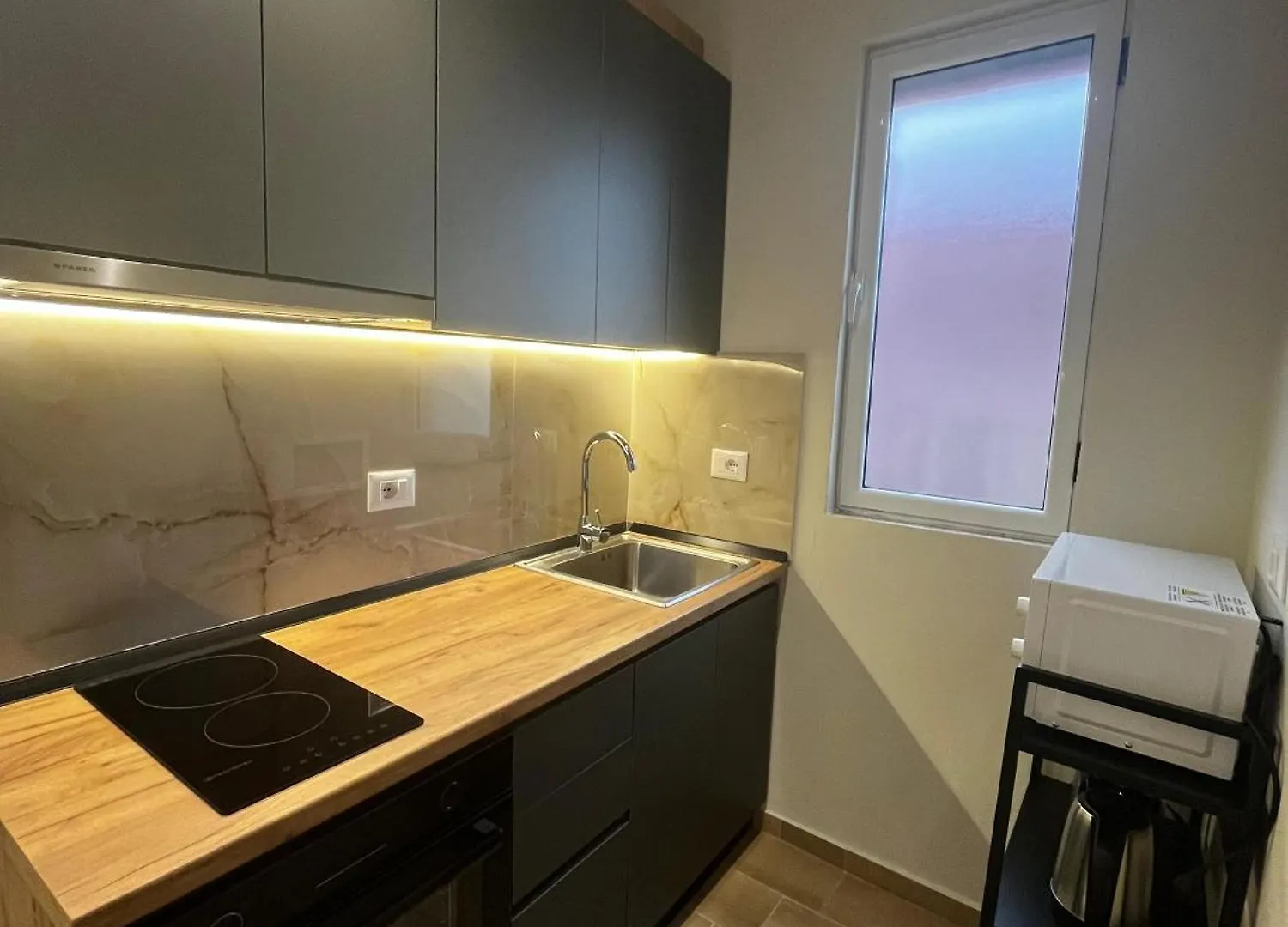 טיראנה Charming Comfort Apartment 0*,  אלבניה