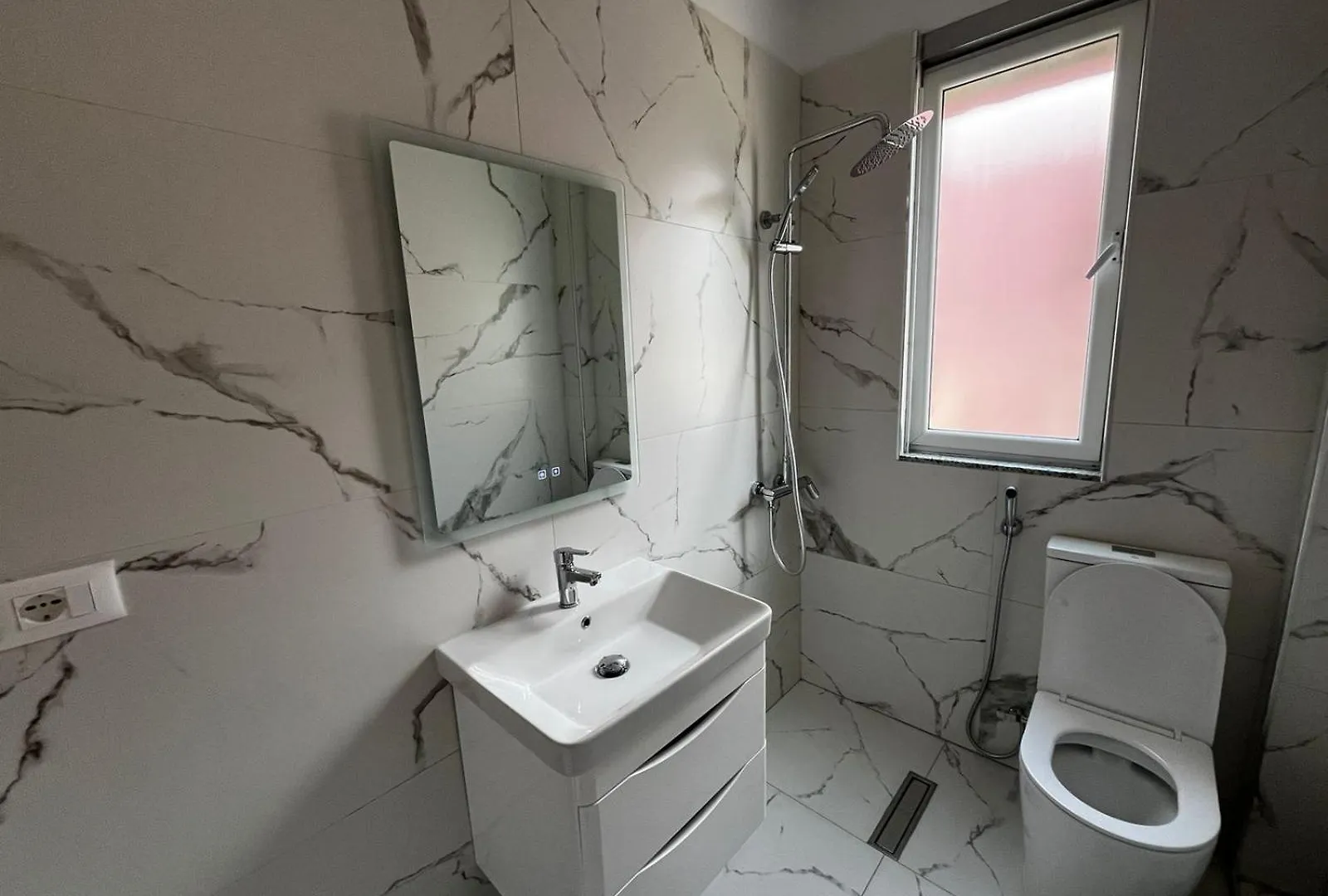 טיראנה Charming Comfort Apartment