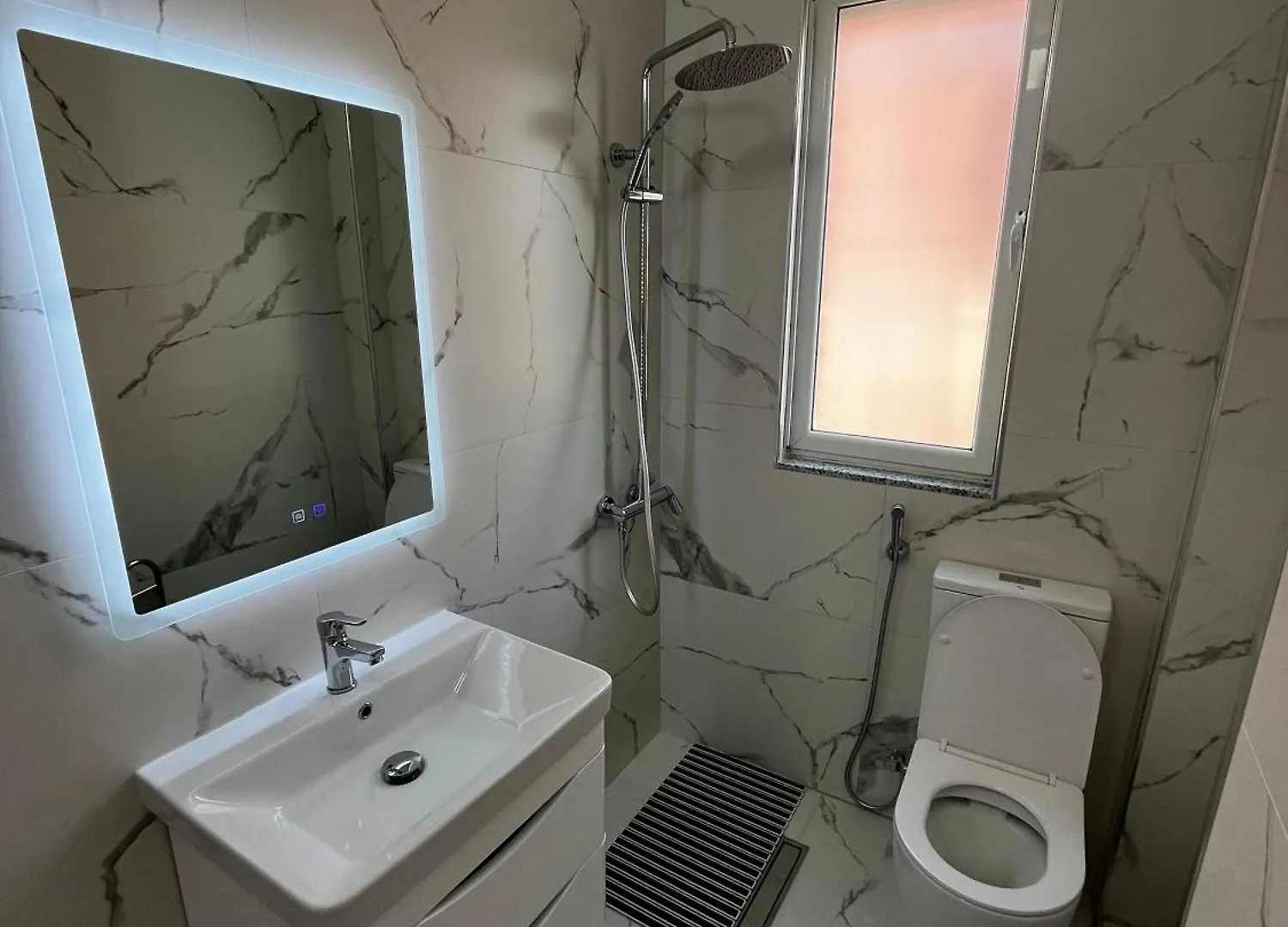 Charming Comfort Apartment Tirana 0*,  Albania